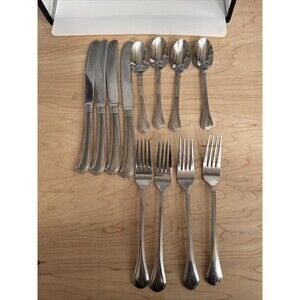 12 Piece Pfaltzgraff Silverware/Flatware Set 12 Unknown Pattern